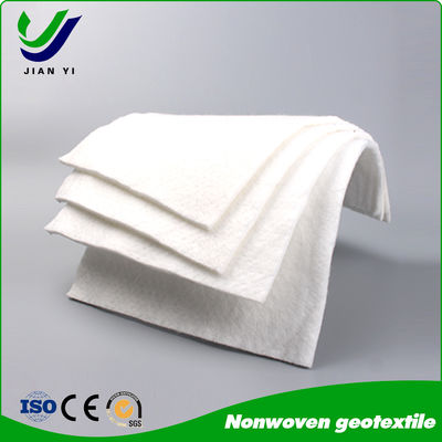 Lo strato protettivo essenziale per le geomembrane HDPE nei sistemi di contenimento a lungo termine e convenienti