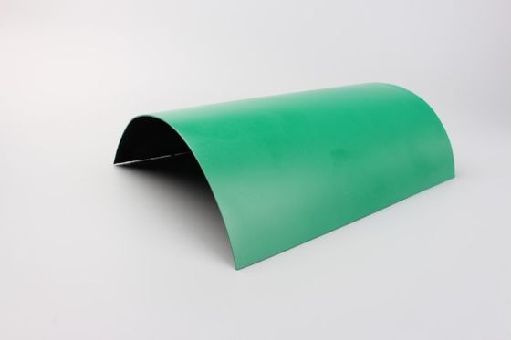 HDPE personalizzato Bicolore nero/verde Geomembrana liscia estetica e durevole per applicazioni industriali di paesaggio