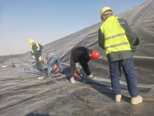 Geomembrana in HDPE di eccellente resistenza chimica per un controllo efficace delle infiltrazioni nelle applicazioni di ingegneria ambientale