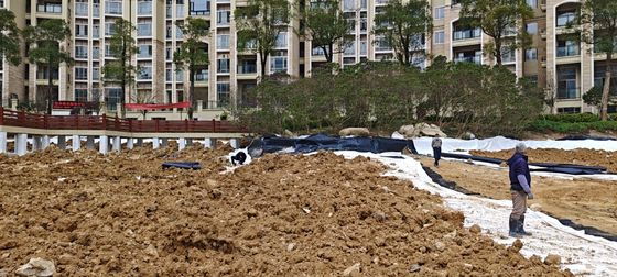 Geomembrana liscia HDPE resistente per il progetto anti-siccatura di un lago artificiale Resistenza alla rottura 20-80N/mm Allungamento alla rottura 700%