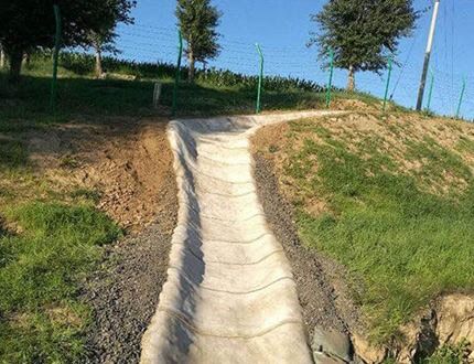 Copertura di cemento resistente alla corrosione per canali di drenaggio industriali - rivestimento pesante di larghezza 4 m