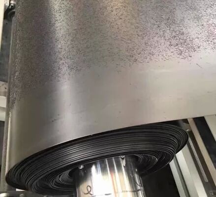 Geomembrana HDPE ad alta resistenza chimica con saldatura a cuneo caldo per progetti di stagni di regolazione del lucido